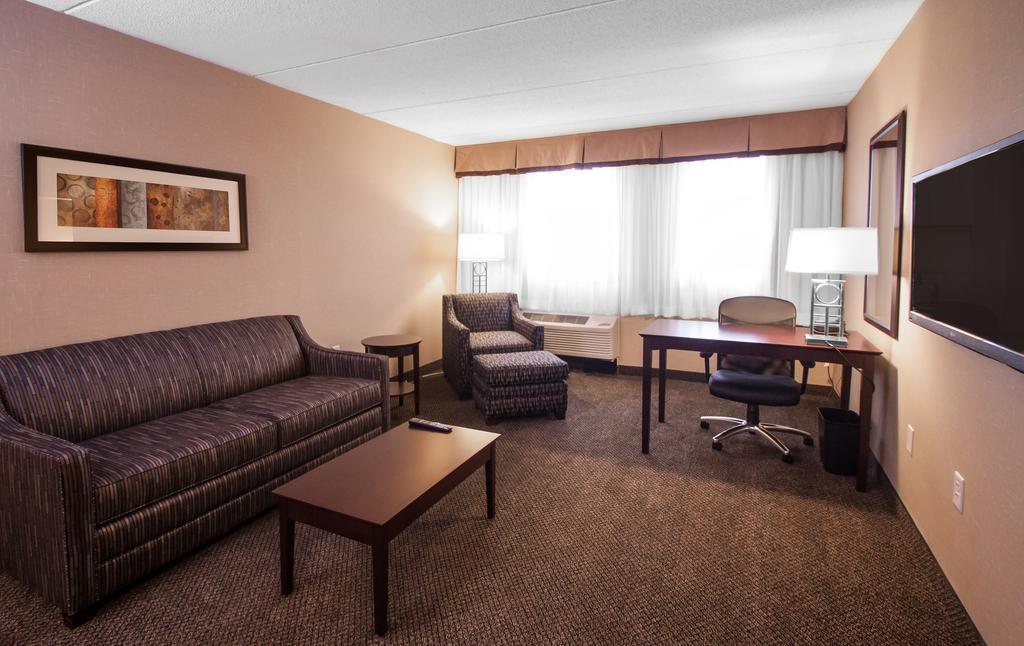 Comfort Inn & Suites Wadsworth Exteriör bild