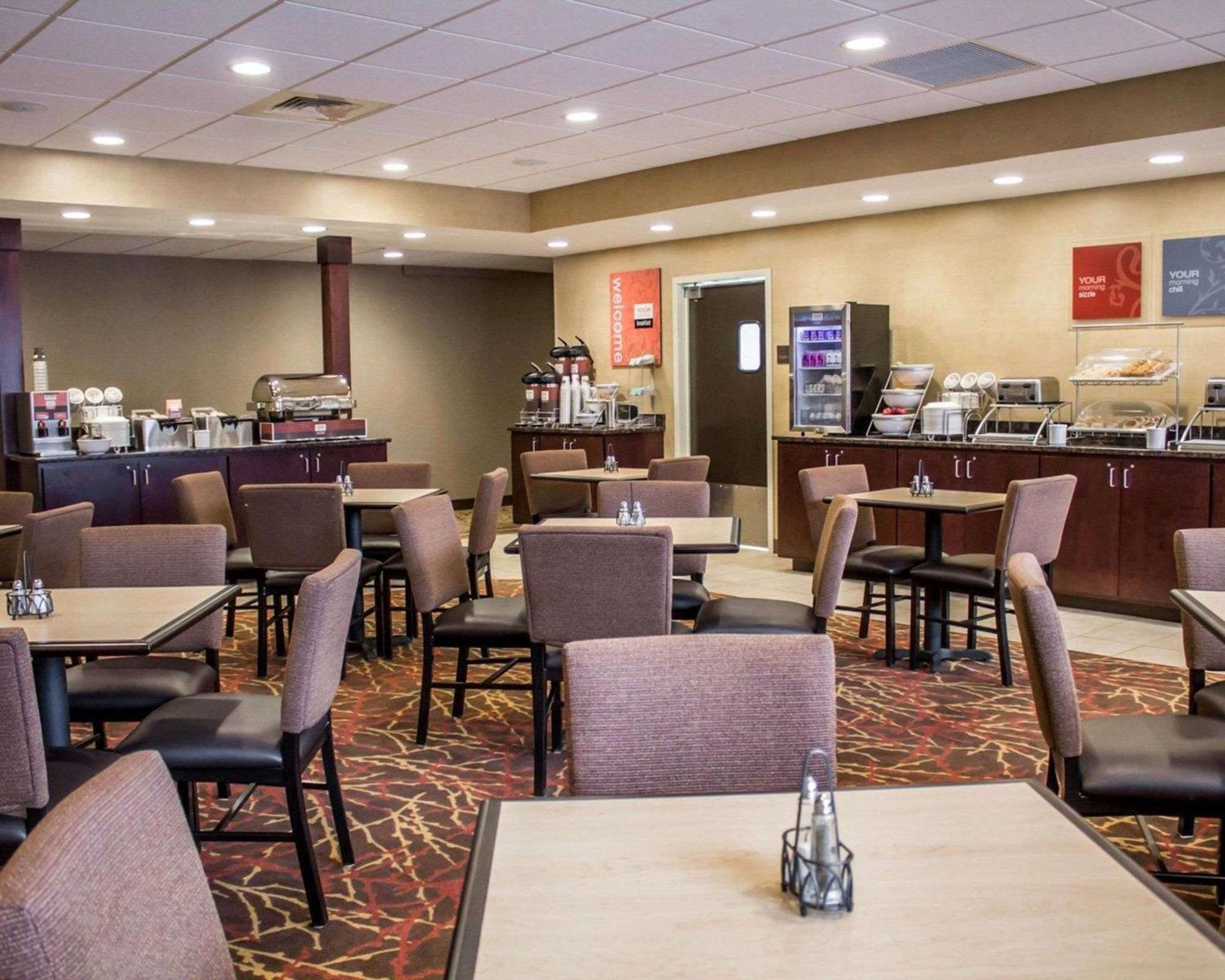 Comfort Inn & Suites Wadsworth Exteriör bild