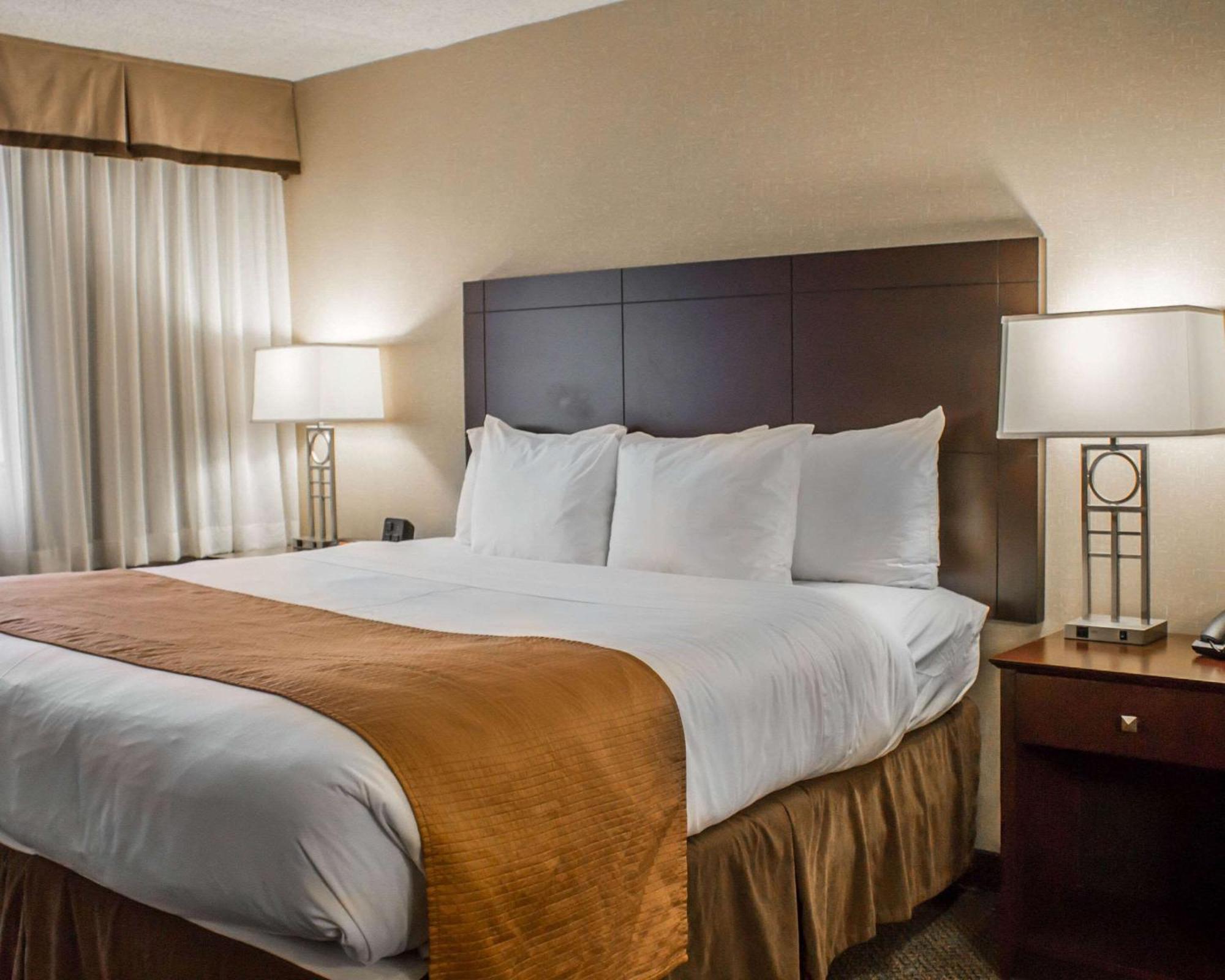 Comfort Inn & Suites Wadsworth Exteriör bild