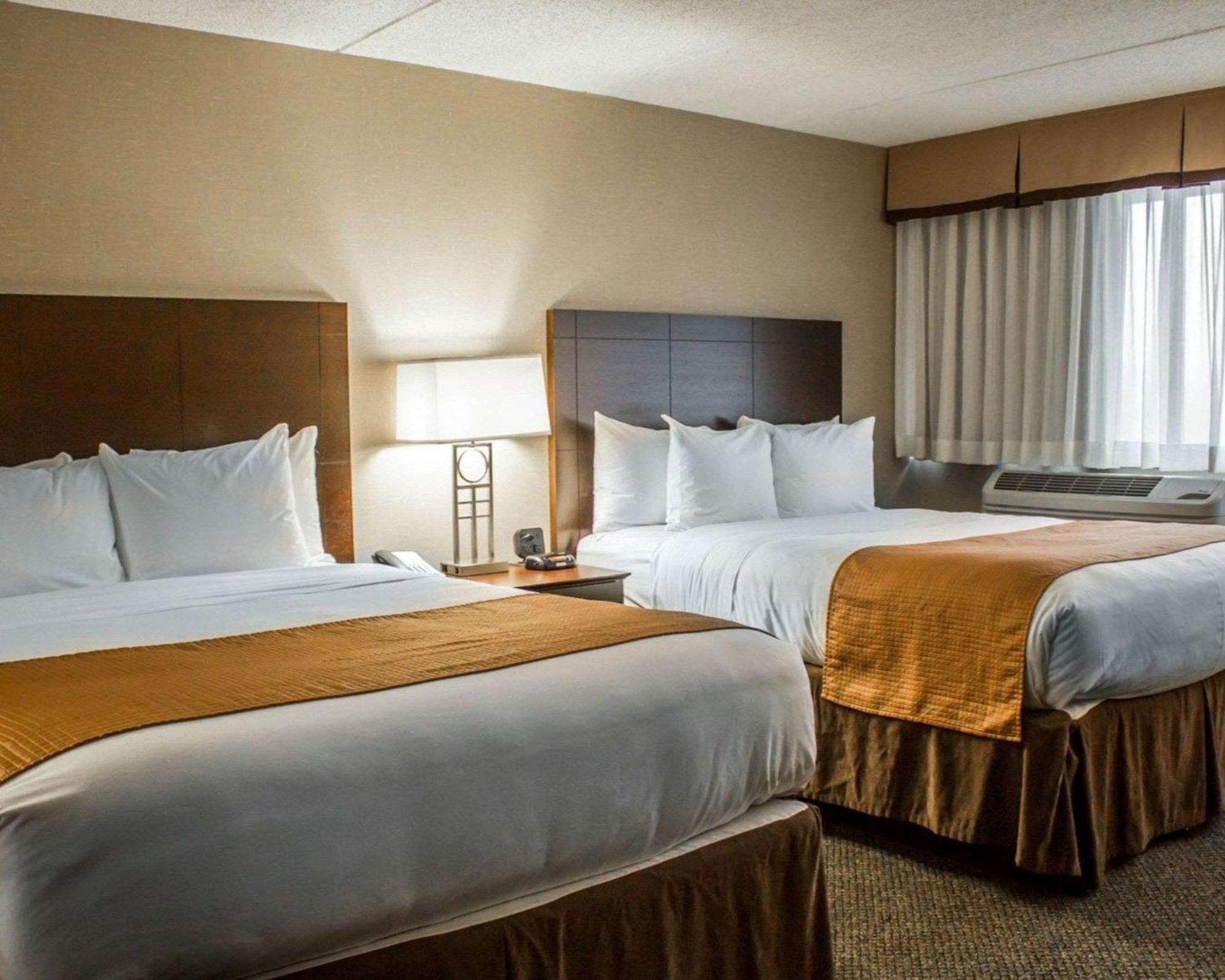 Comfort Inn & Suites Wadsworth Exteriör bild