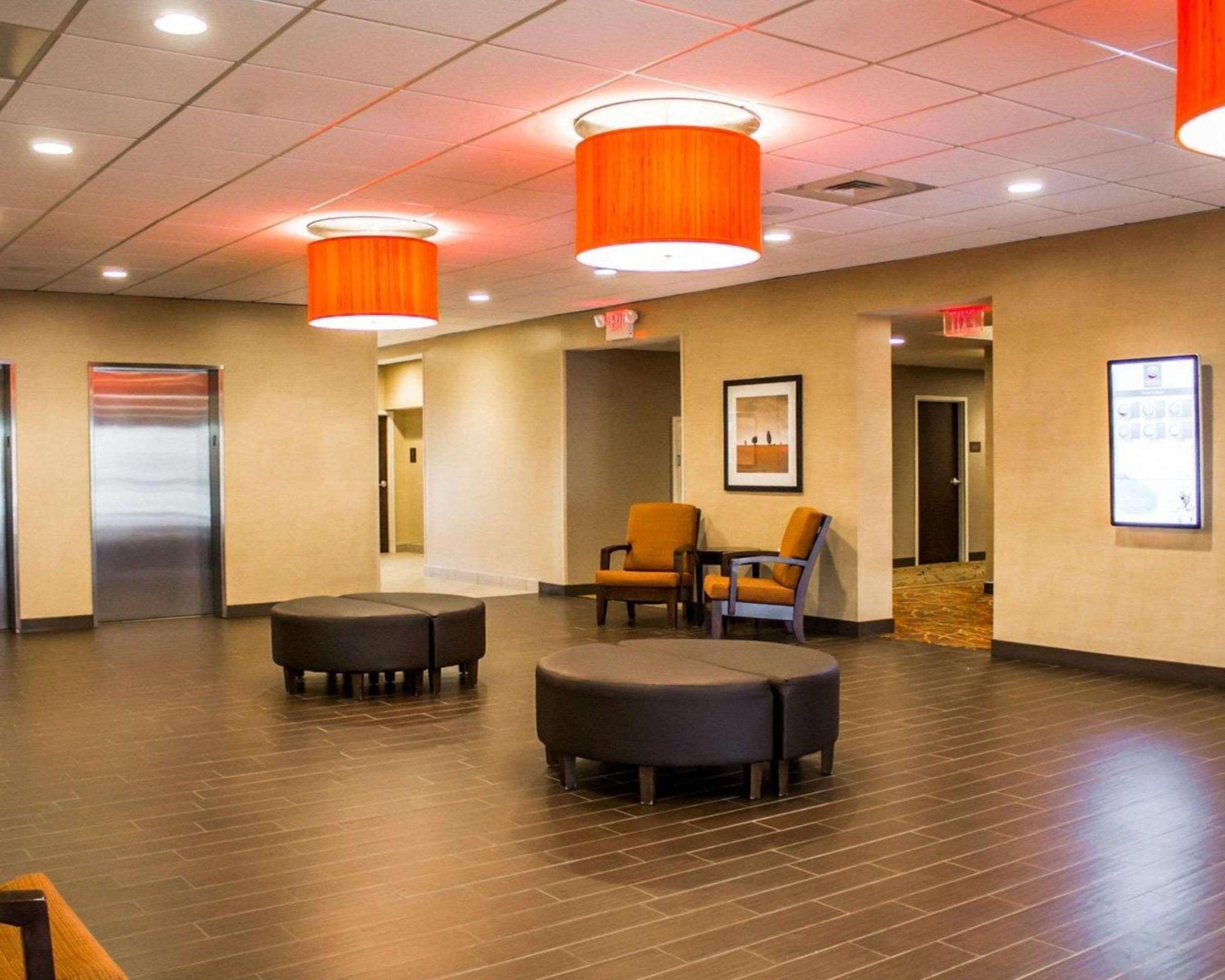 Comfort Inn & Suites Wadsworth Exteriör bild