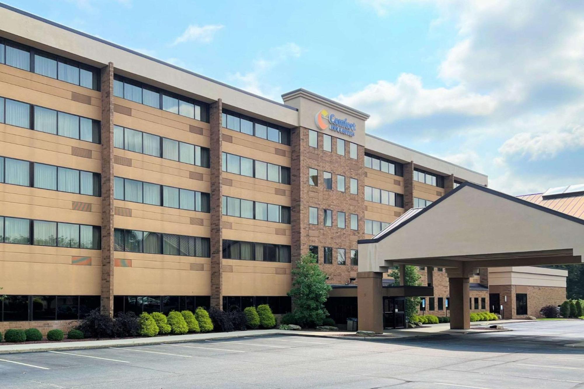 Comfort Inn & Suites Wadsworth Exteriör bild