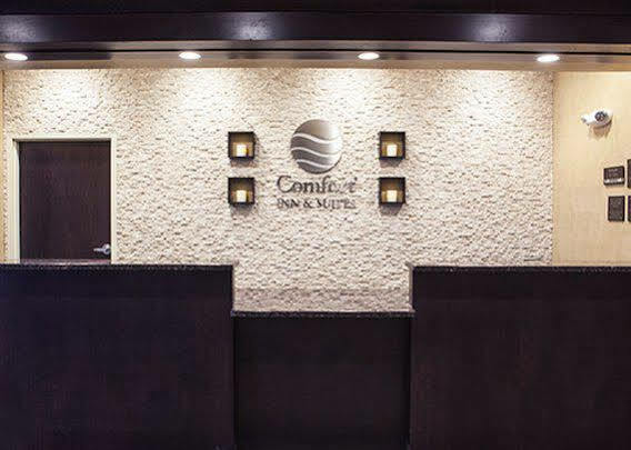Comfort Inn & Suites Wadsworth Exteriör bild